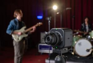 Logitech представила Mevo Core — 4K-камеру для онлайн-трансляций за $999