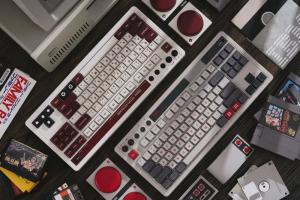 8BitDo выпустила клавиатуру Retro Mechanical Keyboard для фанатов игровых приставок Nintendo Entertainment System